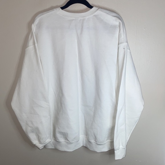 🍂White sweatshirt with “Lake life” in pink lettering on front! - Picture 6 of 6